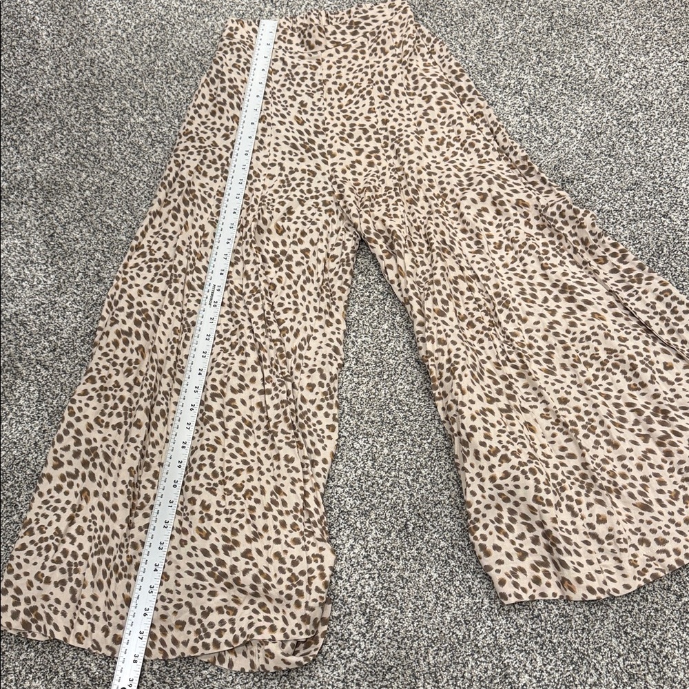 Petal & Pup Animal Print Extra Wide Leg Cropped High Waist Flowy Pants Size XS - Picture 13 of 15